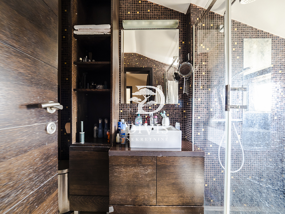 Slika 1 - Trgovačka, Trosoban stan na prodaju, 77m2, 230.000€